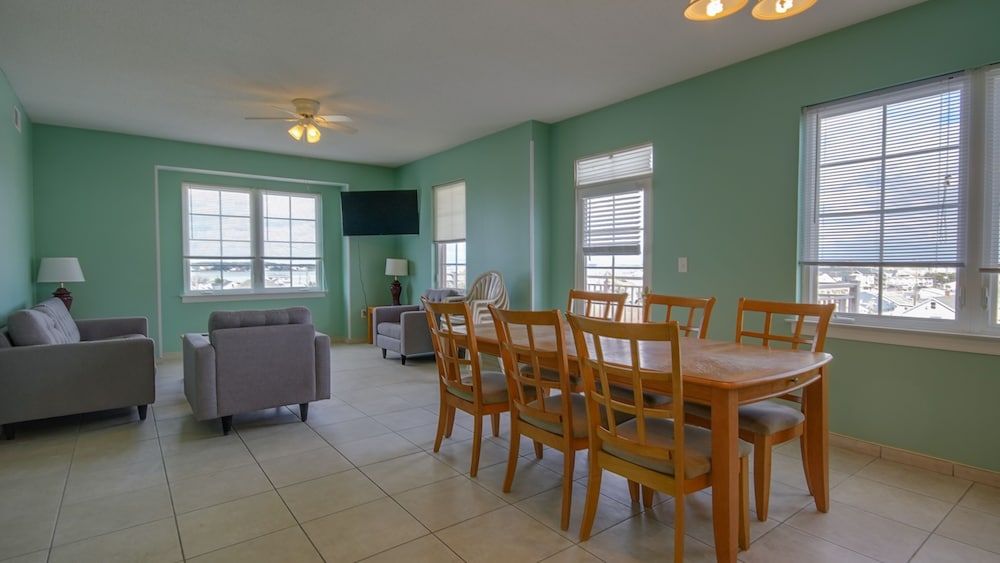 Deluxe Condo