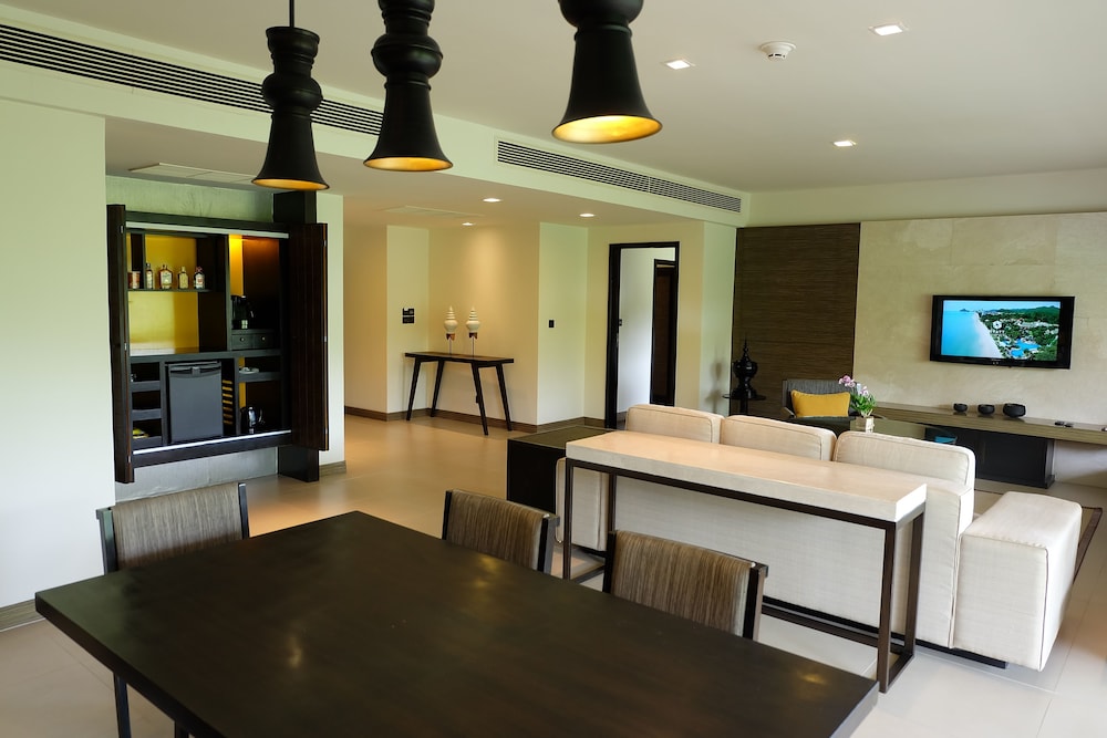 Premier Suite - Photo 4
