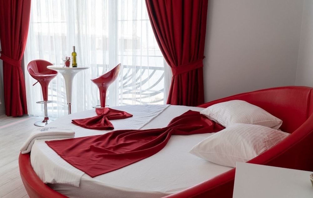 Honeymoon Room
