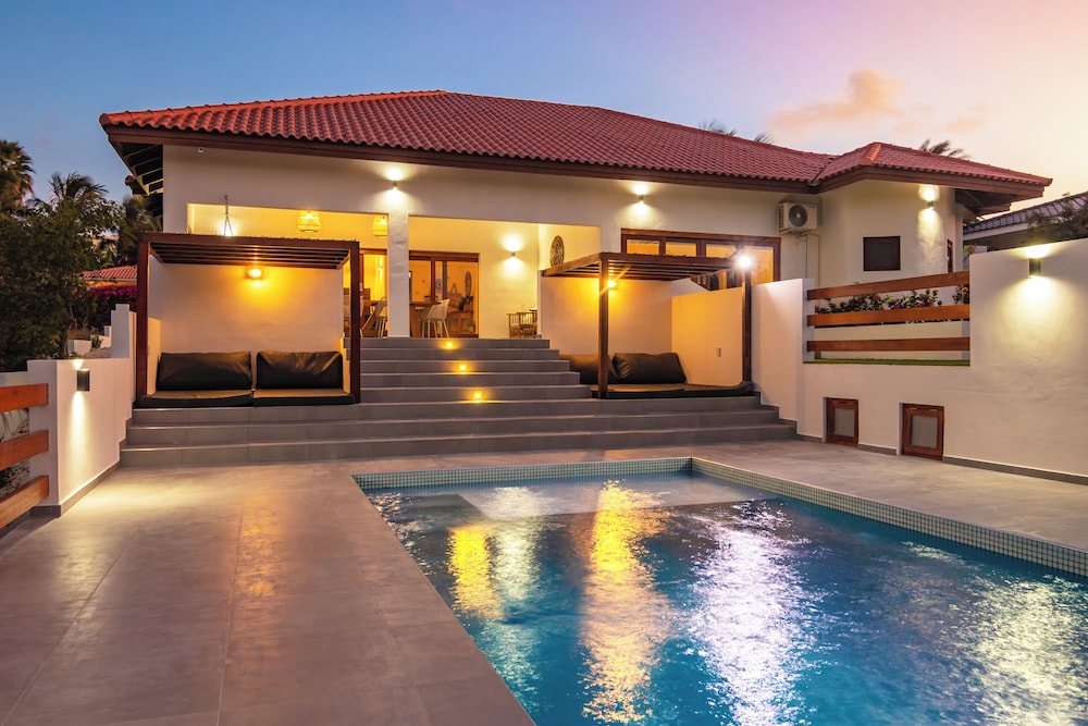 Villa, 5 Bedrooms, Private Pool, Garden View photo 1