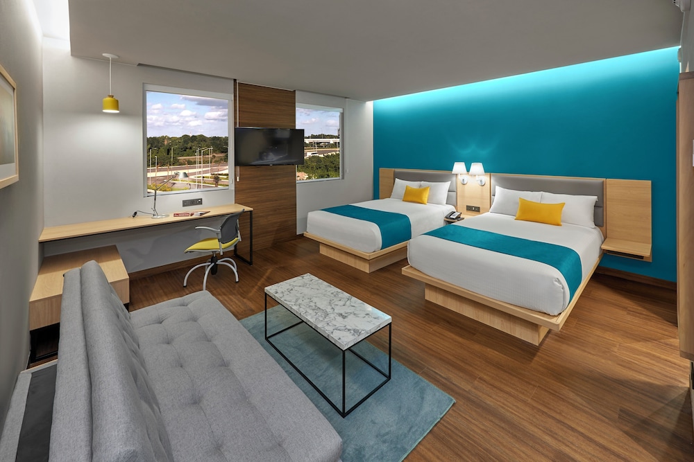 Suite, 2 Double Beds photo 3