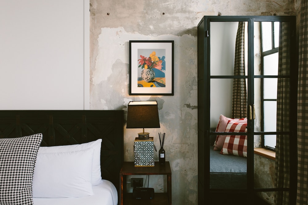 Sisters Quarters