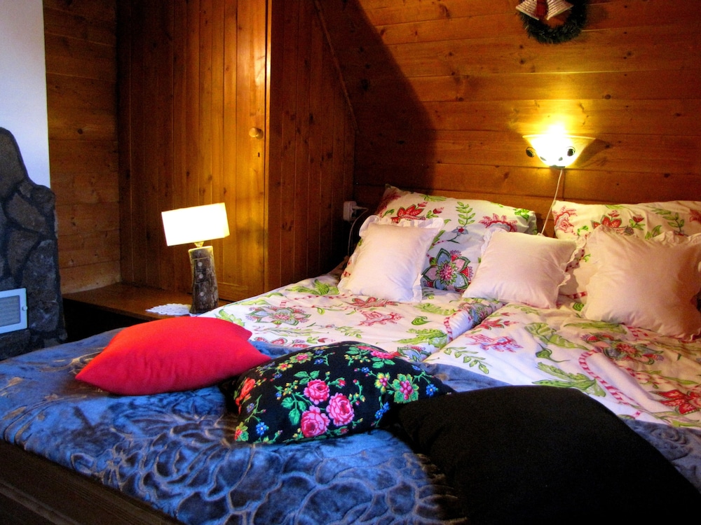 Chalet, 6 Bedrooms, Terrace, Mountain View (Number 1) photo 2