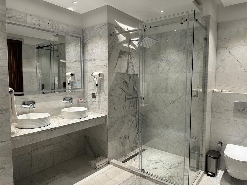 Luxury Room, 1 Bedroom, Non Smoking, City View photo 3