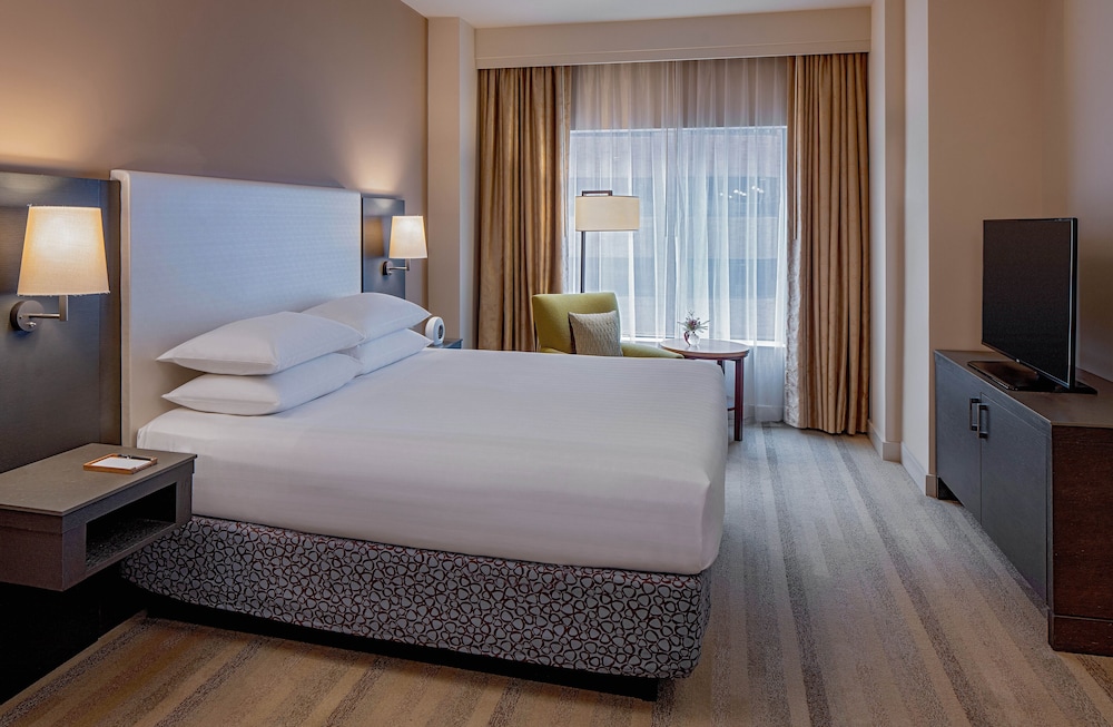 Luxury Suite, 1 King Bed - Photo 3