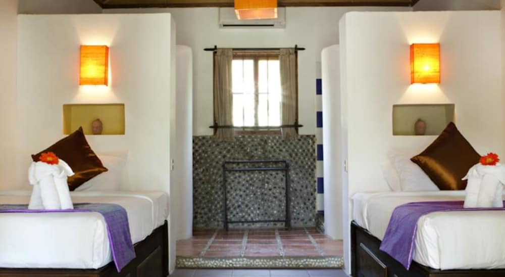 Superior Bungalow, 2 Twin Beds photo 2