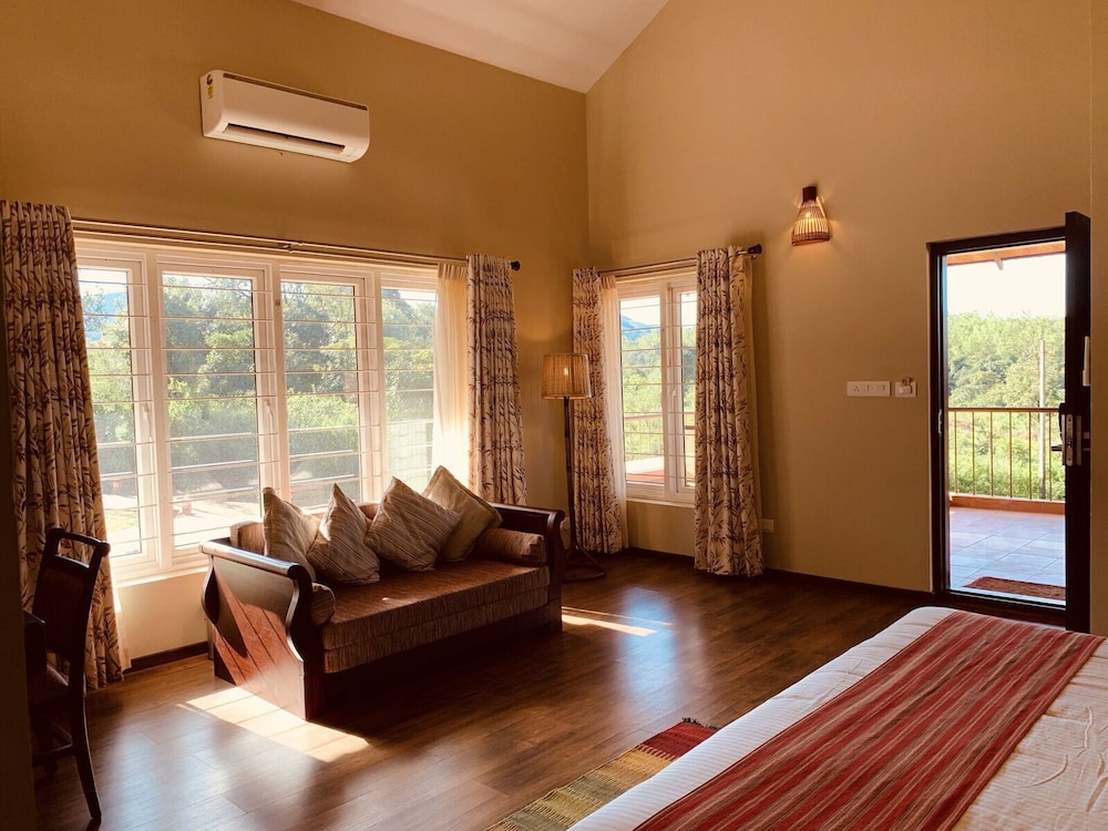 Deluxe Room, 1 Bedroom - Photo 2