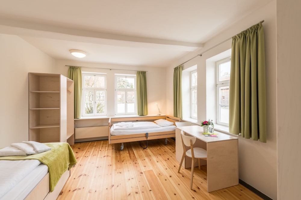 Standard Twin Room, Shared Bathroom photo 1