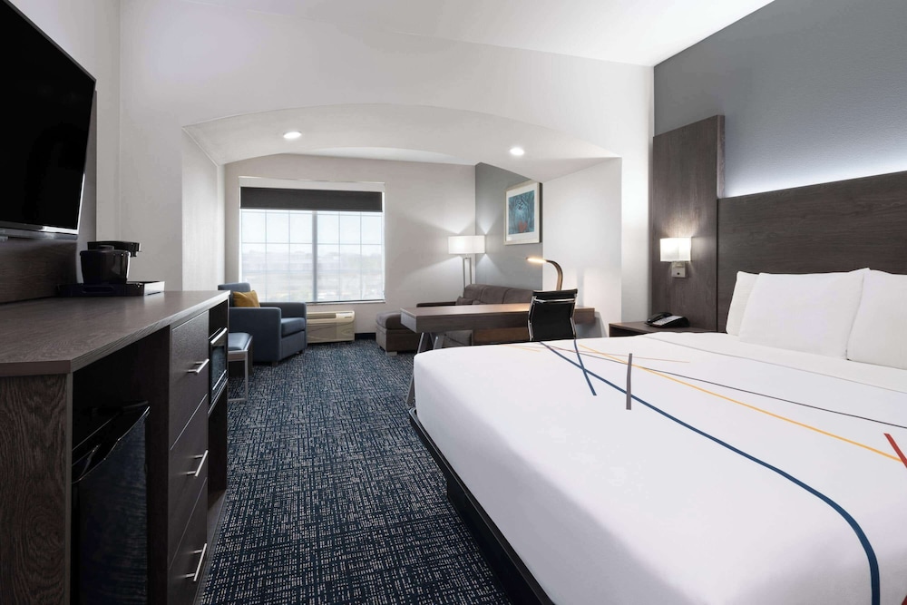 Deluxe Suite, 1 King Bed with Sofa bed, Non Smoking