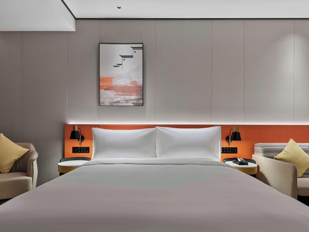 Room, 1 King Bed, Mountain View