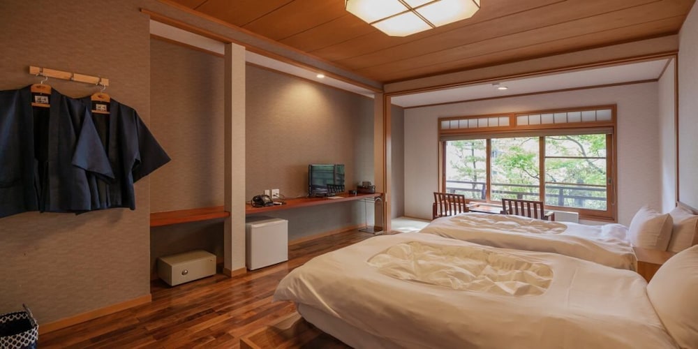 Japanese Style Twin Room with Two Single Beds and Flooring, Non Smoking photo 1