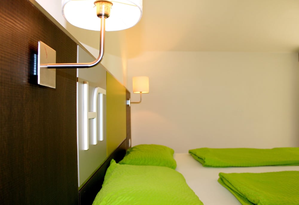 Double Room - Photo 12