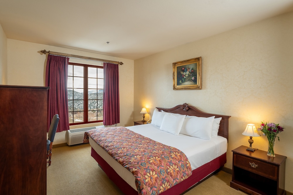 Standard Single Room, 1 King Bed photo 2