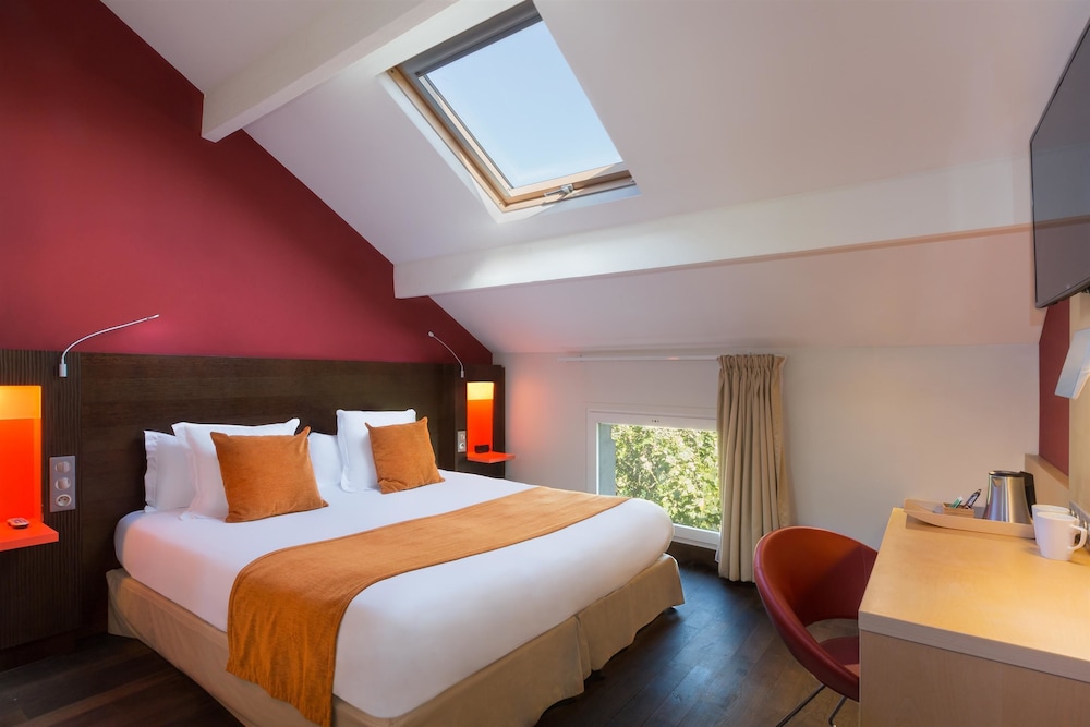 Superior Room, 1 King Bed (Larger Room) - Photo 4