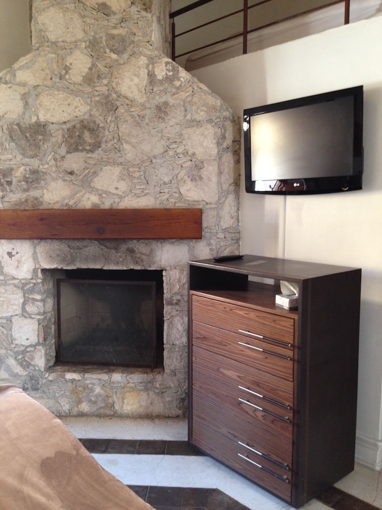 Family Room photo 3