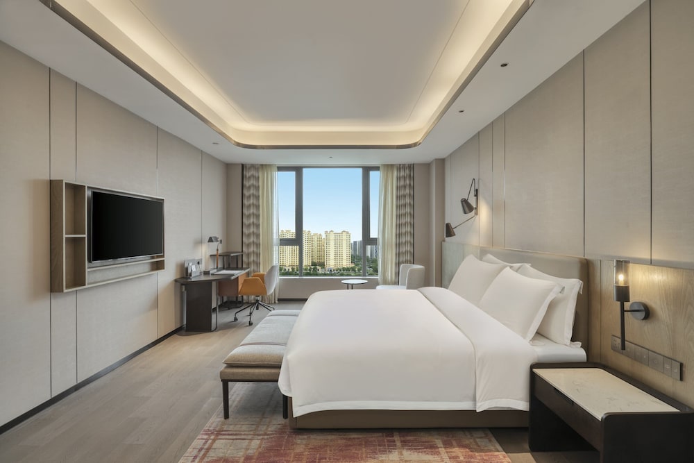 Suite, 1 Bedroom (Dining Area) photo 3