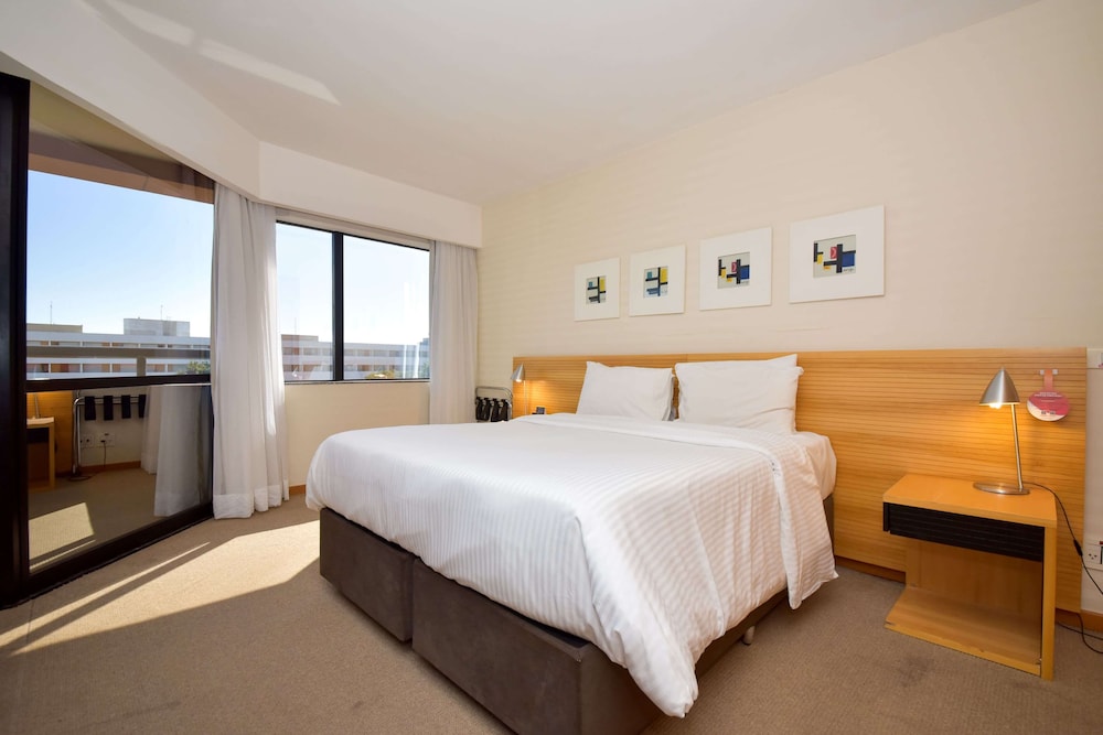 Deluxe Room, Multiple Beds - Photo 5