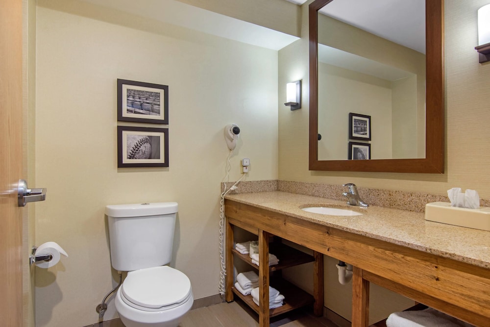 Suite, Multiple Beds, Non Smoking photo 3