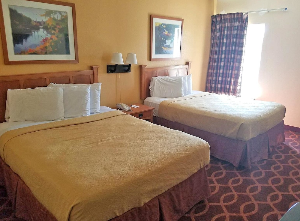 Room, 2 Double Beds, Accessible, Non Smoking photo 1