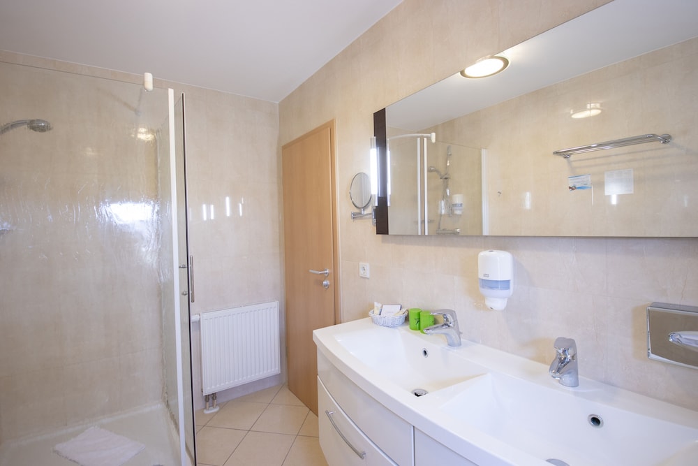 Double Room in Annex photo 3