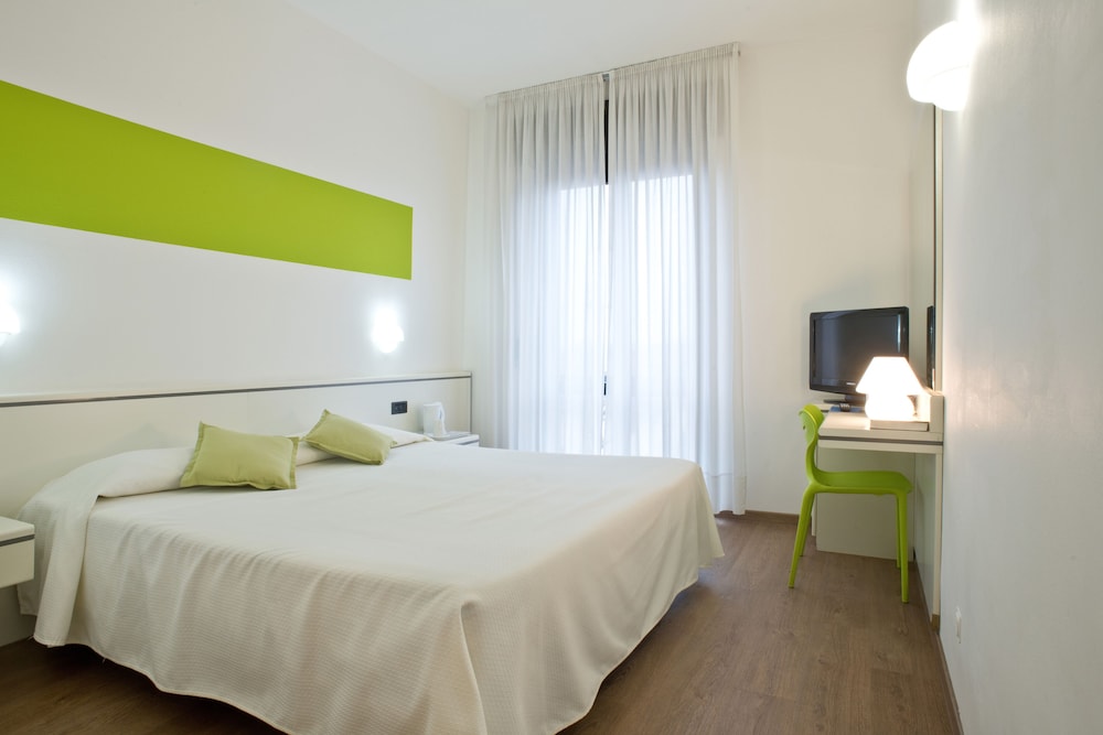 Standard Double Room, Balcony photo 1