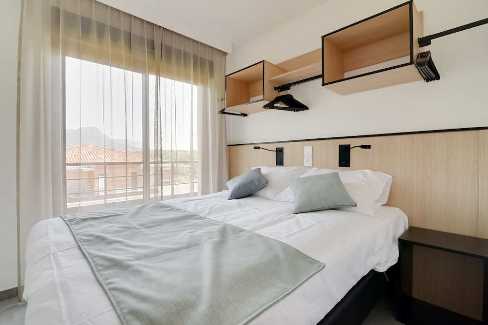 Basic Apartment, Multiple Beds, Non Smoking photo 1