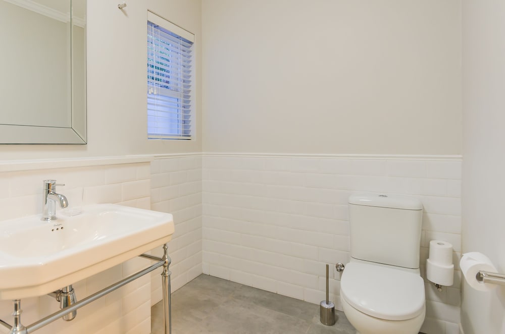 Studio, 1 Bedroom photo 2