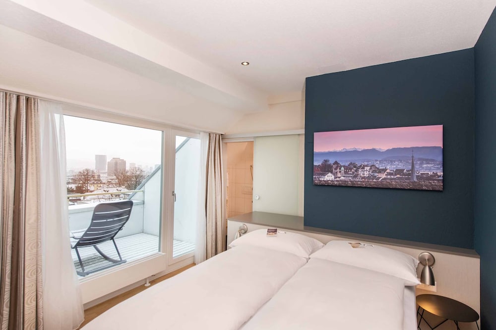 Superior Room, 1 Queen Bed, Balcony - Photo 1