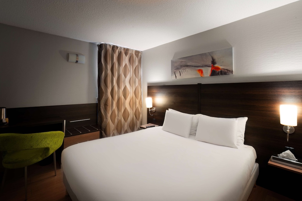 Standard Room, Multiple Beds - Photo 3