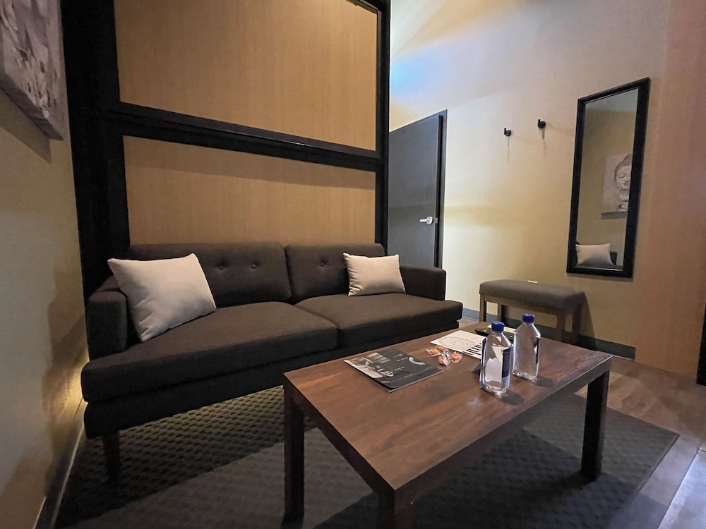 Deluxe Suite photo 1