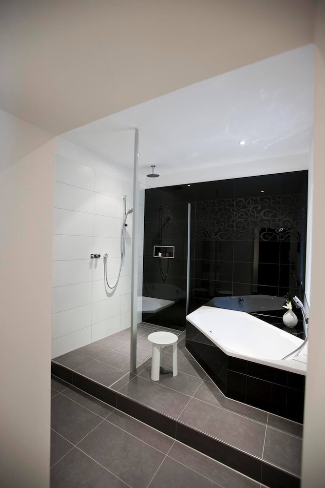 Deluxe Studio Suite photo 3