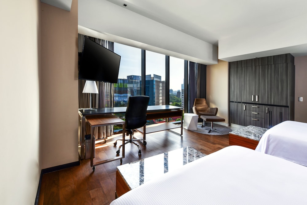 Available room thumbnail 6