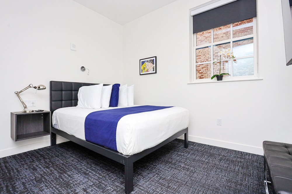 Basic Studio (1st Floor - Unit #103) photo 1