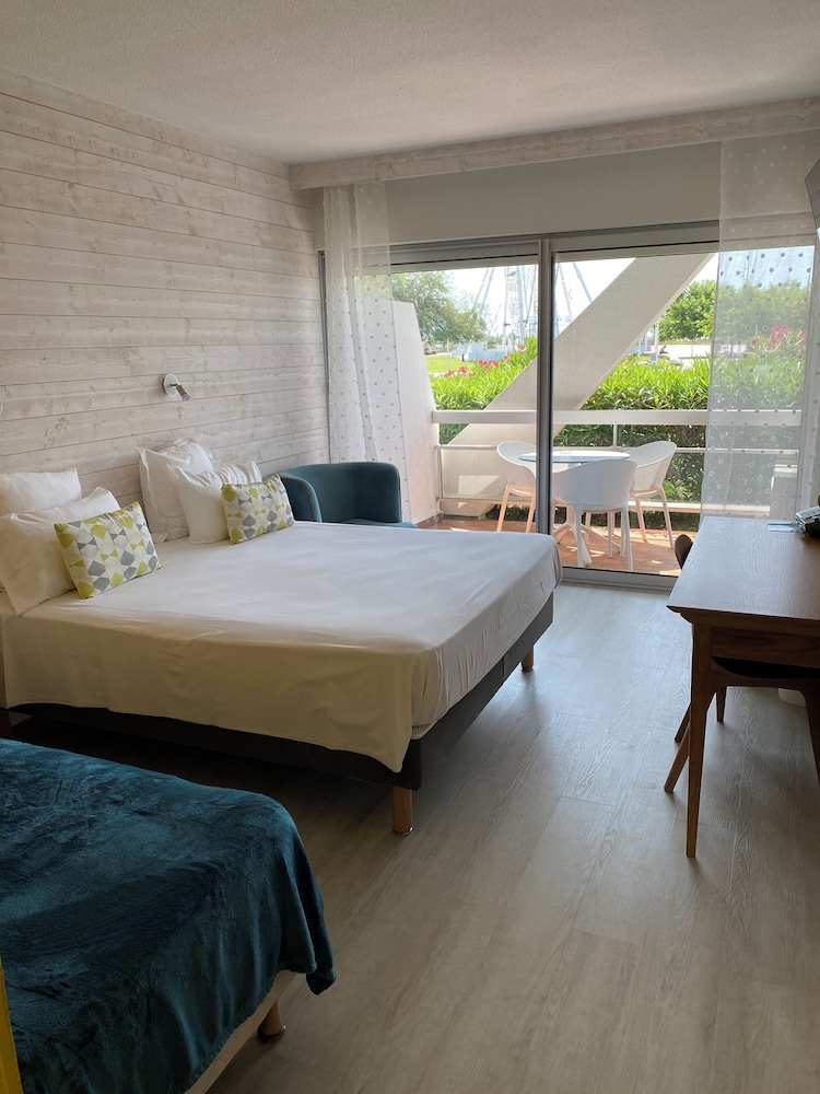 Family Suite, 2 Bedrooms, Terrace, Beach View photo 1