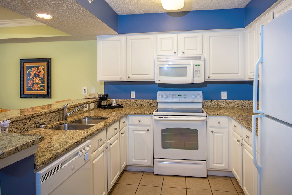 Oceanfront Deluxe Two Bedroom Condo - Photo 5