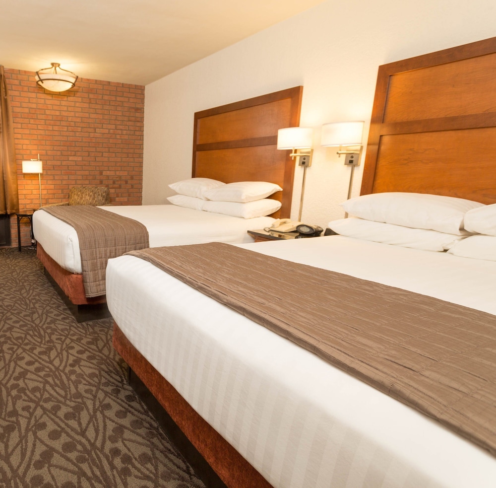 Standard Room, 2 Queen Beds, Refrigerator & Microwave (Upper Floor) - Photo 1