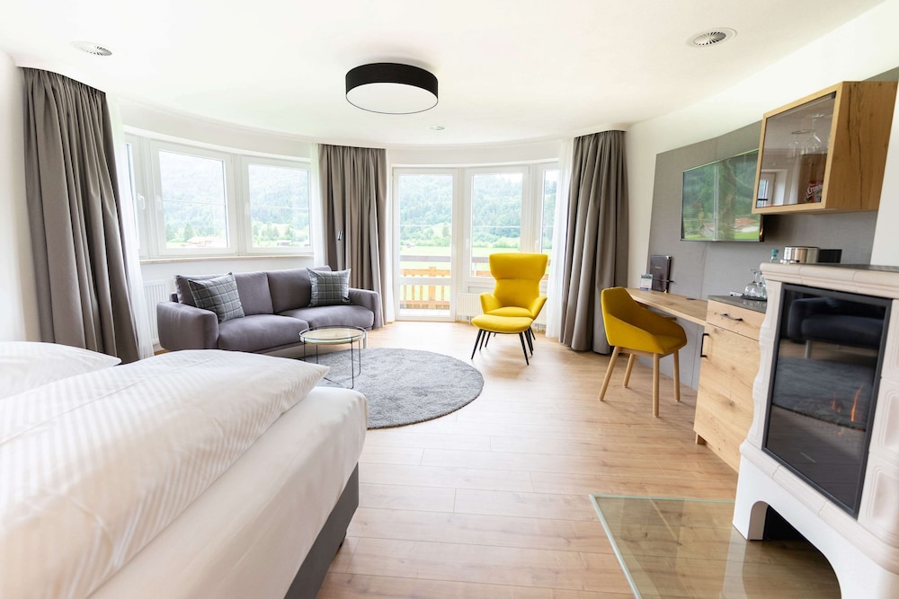 Junior Suite, 1 Double Bed, Mountain View