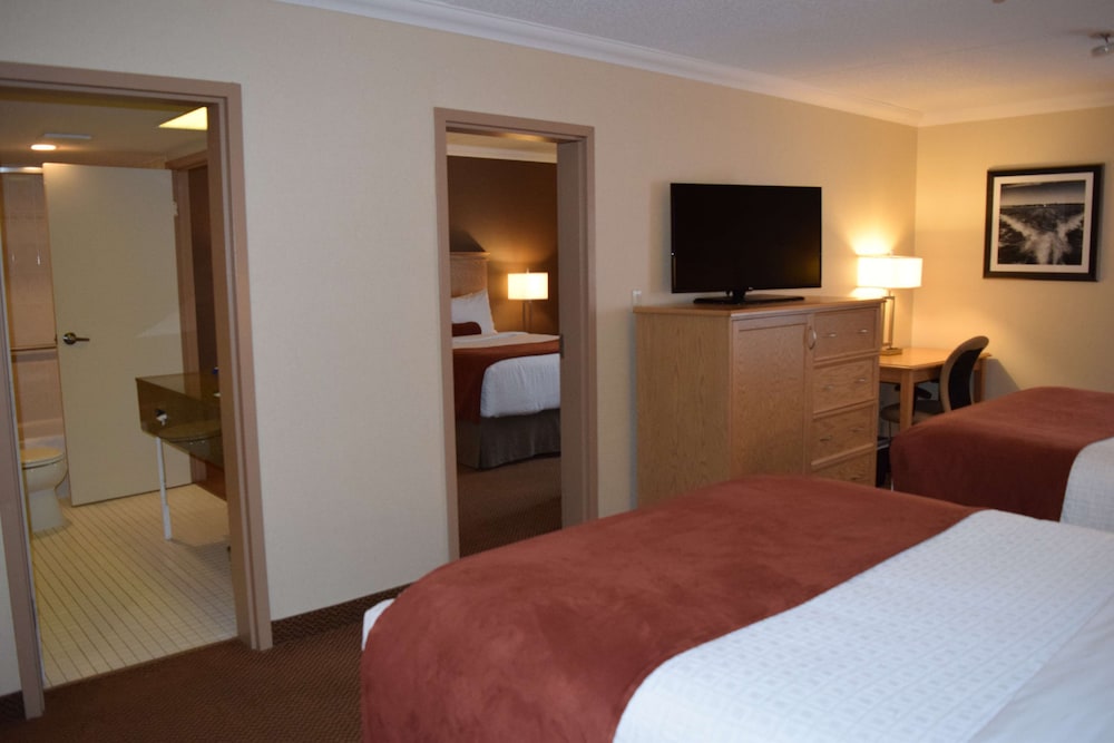 Suite, Multiple Beds, Non Smoking photo 1