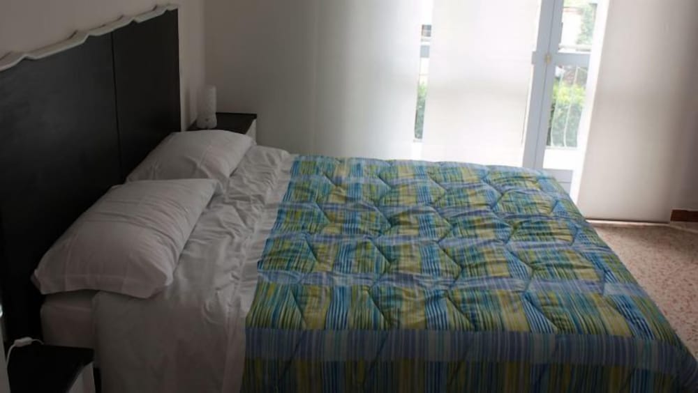 Double or Twin Room, Private Bathroom (External) photo 3