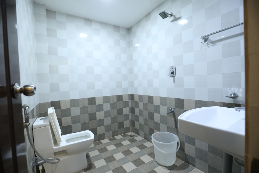 Executive Room - Photo 6