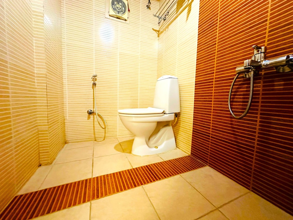 Deluxe Room - Photo 5