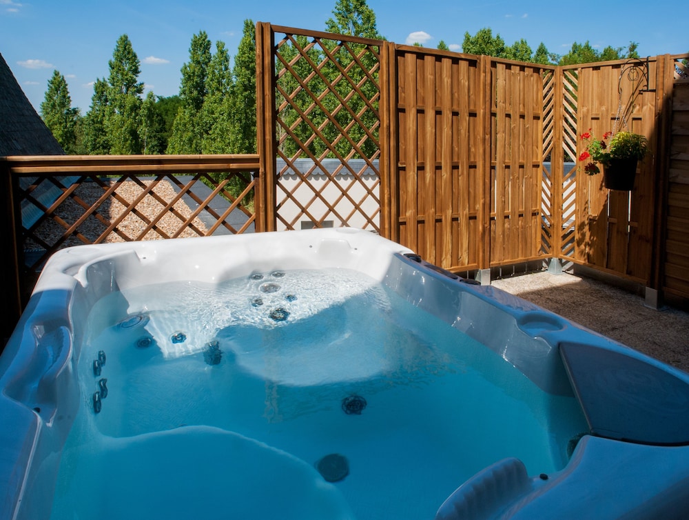 Comfort Double Room, 1 Queen Bed, Hot Tub photo 2
