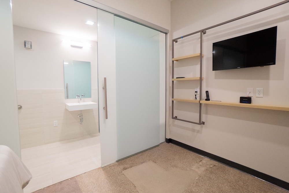 SOVA Accessible Room - Photo 4