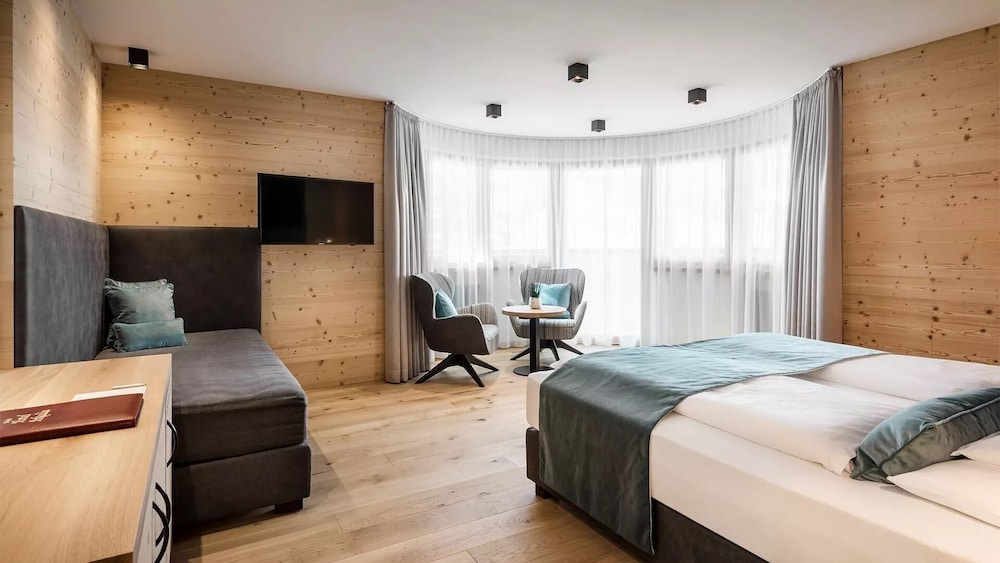 Tor con letto matrimoniale o 2 letti singoli, balcone