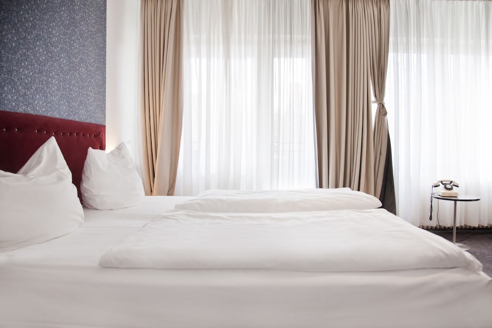 Comfort Double Room, Balcony - Photo 8