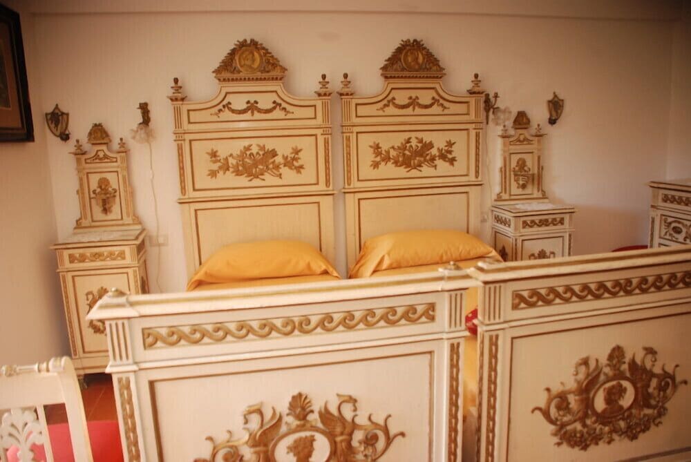 Triple Room, Hill View