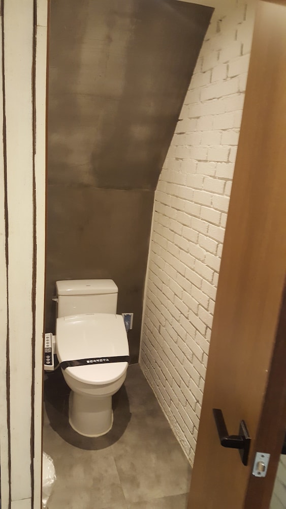 Deluxe Room - Photo 10