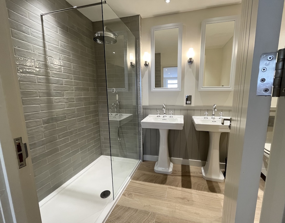 Classic House, Ensuite - Photo 18