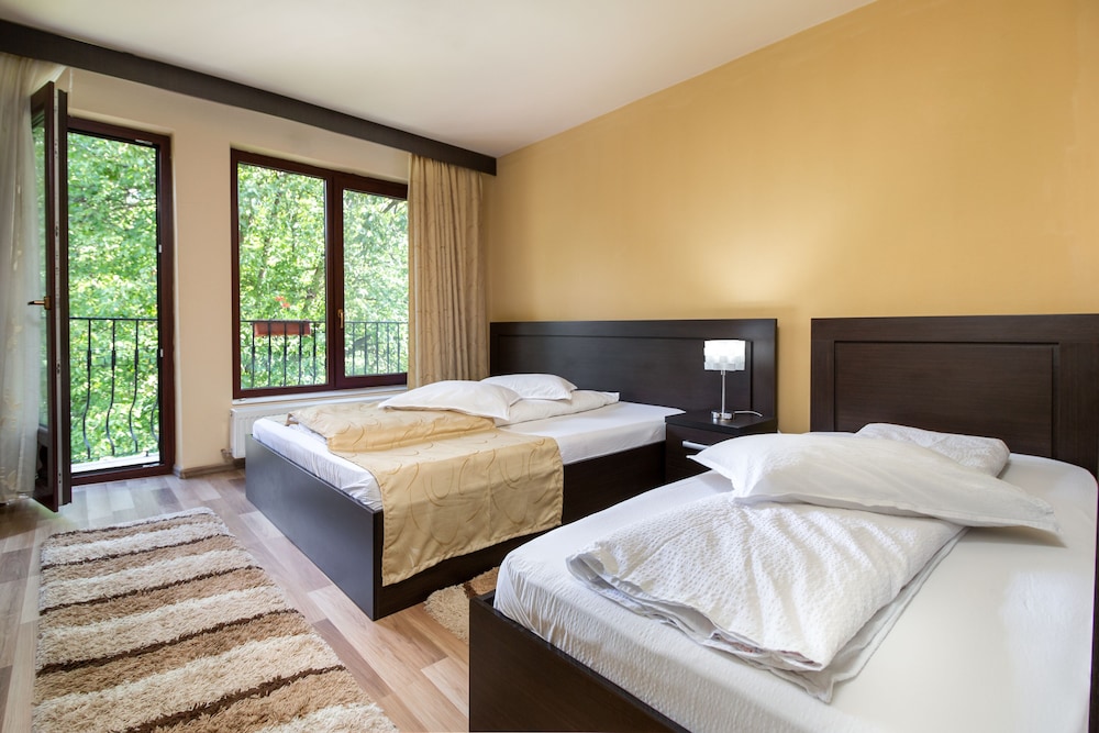 Exclusive Triple Room, 1 Bedroom, Non Smoking, Mountain View photo 1