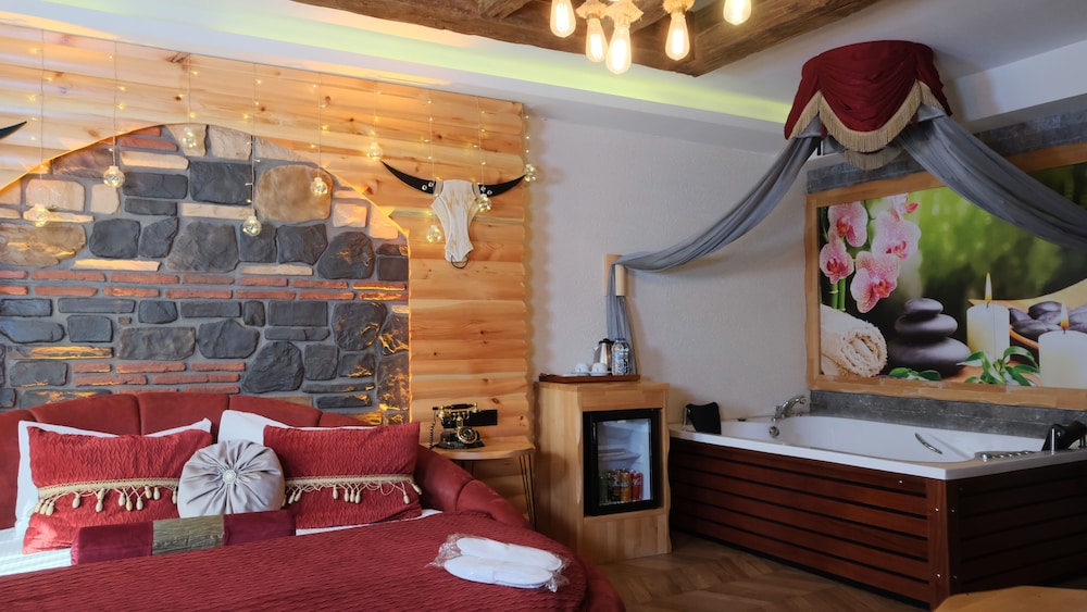 Deluxe Tree House photo 3